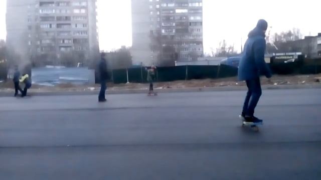 Как научиться кататься на 2 колесном скейте смотреть онлайн