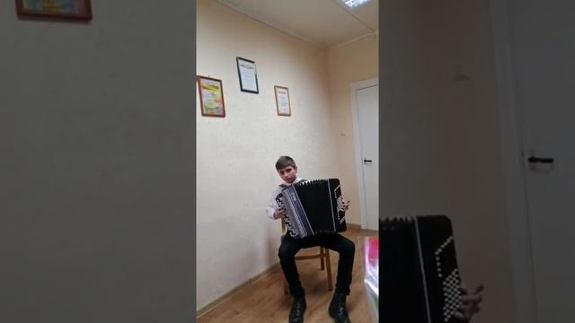М.Ефимов «Осенний мотив»;Л.Малиновский «Весёлый город» - исполняет Иванов Матфей смотреть онлайн