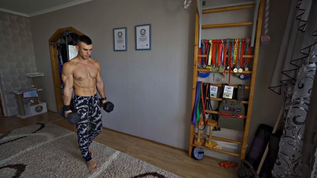 7 Лучших Упражнений Для ПРЕДПЛЕЧИЙ с Гантелями смотреть онлайн