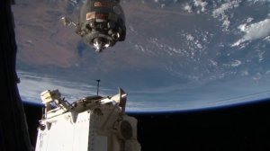 Космическая стыковка СОЮЗ с МКС. Очень красивое видео.