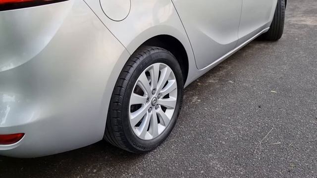 Vauxhall Zafira Tourer 1.8i 16v VVT Tech Line (7 Seater) смотреть онлайн