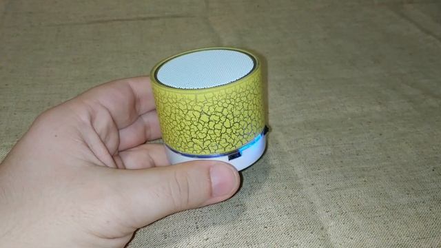 Bluetooth колонка с цветной подсветкой и большим набором функций. смотреть онлайн