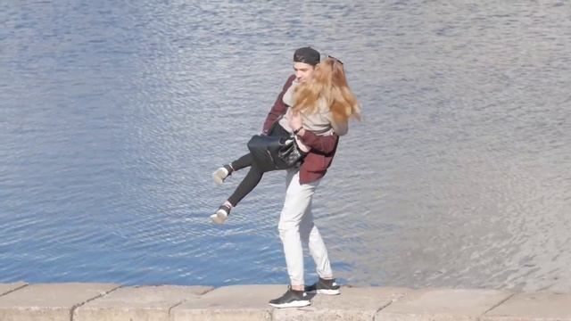 ПРАНК: КРАДУ ДЕВУШЕК У ПАРНЕЙ смотреть онлайн