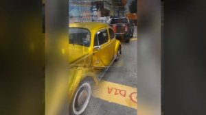 1947 Volkswagen beetle wrapping matte chrome yellow