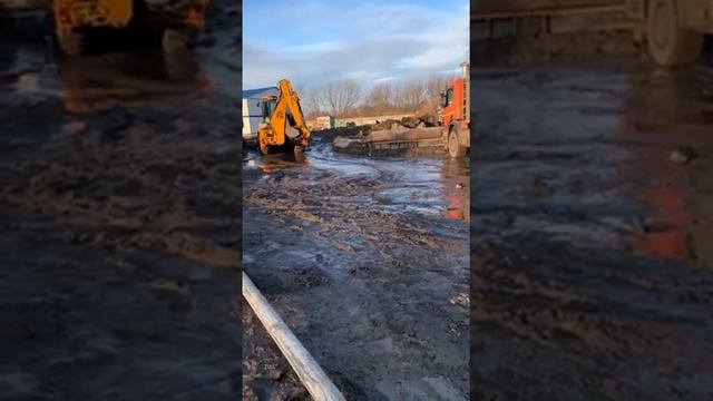 Вывоз грунта с погрузкой при строительстве метро - kotlovanstroi.ru смотреть онлайн