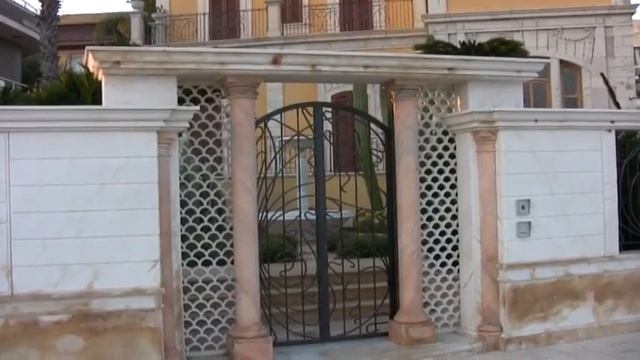 Sicily Marina di Ragusa.avi смотреть онлайн
