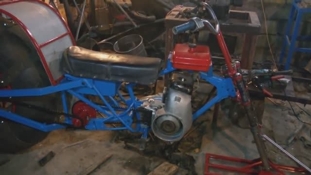 Простой снегоход каракат своими руками 9. Сборка после покраски. смотреть онлайн