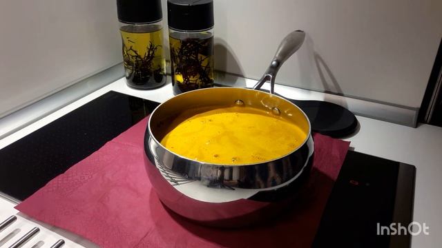 ПОЛЕЗНЫЕ ЗОЛОТЫЕ ЯЙЦА С КУРКУМОЙ! смотреть онлайн