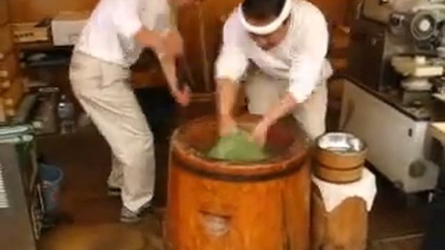 Полный угар - как японцы месят васаби ))) смотреть онлайн