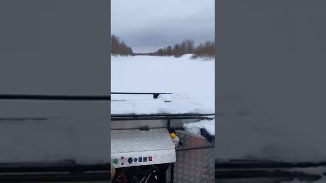 Вездеход Каркалыга на К-700, по слузу( вода под снегом на озере ) смотреть онлайн