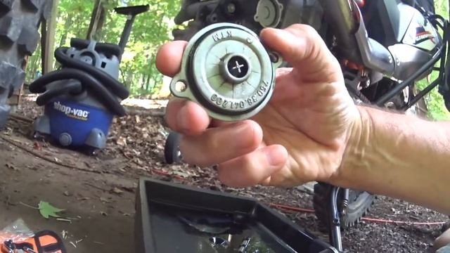 2016 KTM 690 Enduro R Oil Change смотреть онлайн
