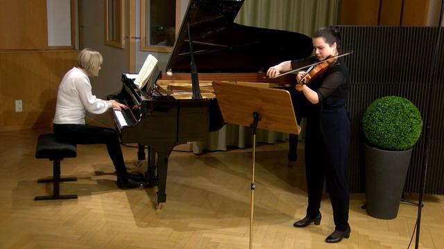 E. Grieg violin sonata in c-minor Op. 45 first mvt. - by Clara Heise and Dariya Hrynkiv смотреть онлайн