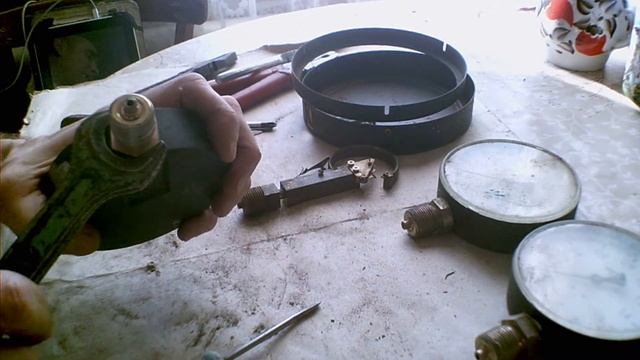 Латунь в манометрах. Разбор и сравнение манометров МТ160 и МП100. смотреть онлайн