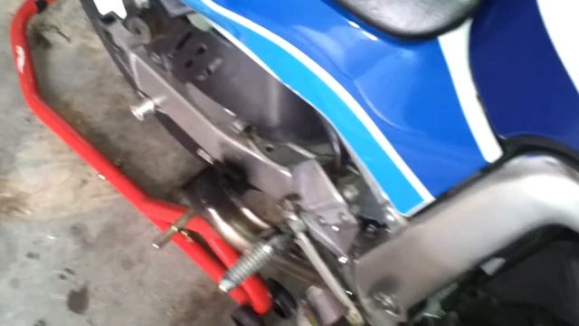 Suzuki GSXR 400 without the Silencer смотреть онлайн