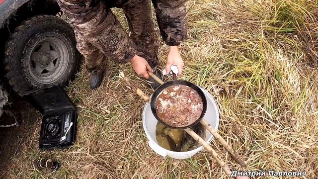 СПИННИНГИ ГНУЛИСЬ В ДУГУ! ДИКИЕ КАРАСИ-ГИБРИДЫ АТАКУЮТ ДОНКИ!Осенний жор.Рыбалка на карася. смотреть онлайн