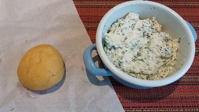 ДОМАШНИЙ СОЛЕНЫЙ ПИРОГ С БРЫНЗОЙ / Оксана Калюжная. Благодарю за просмотры!) смотреть онлайн