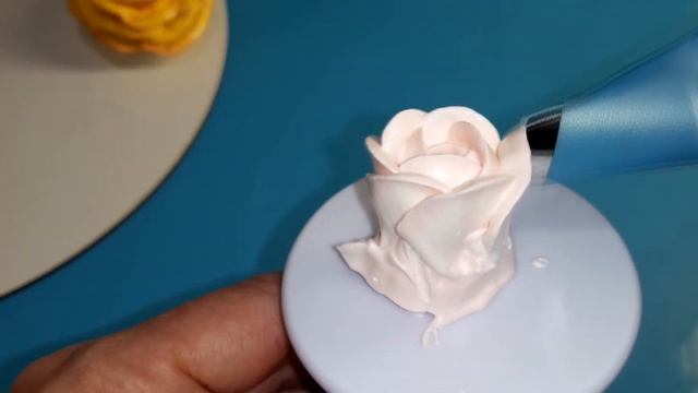 КАК ПОЛУЧИТЬ РАЗЛИЧНЫЕ ОТТЕНКИ ДЛЯ ЦВЕТОВ ИЗ БЗК. РОЗЫ, ХРИЗАНТЕМЫ, ЛИСТОЧКИ. ПРОСТЫЕ МЕТОДЫ!!! смотреть онлайн