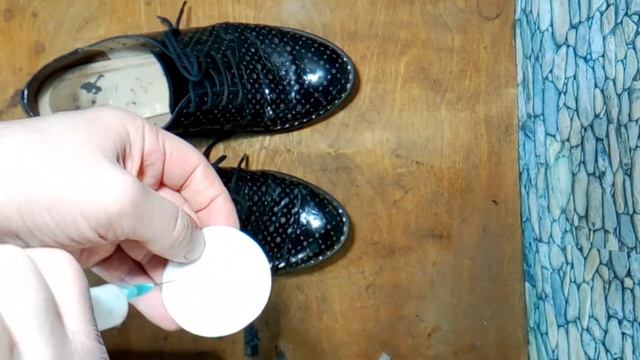 Как быстро убрать потёртости с лаковой обуви и вернуть блеск? смотреть онлайн