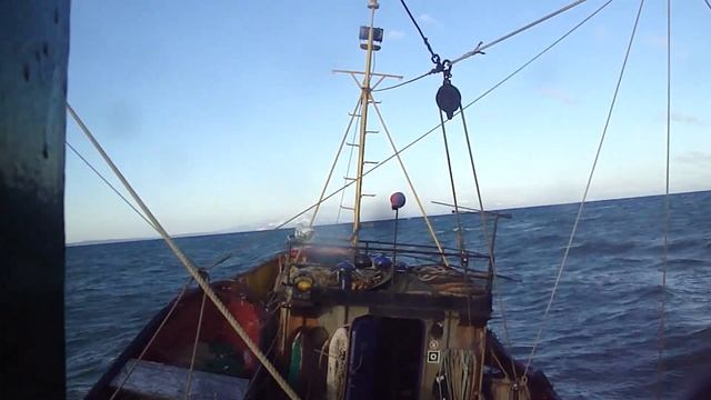 Неваляшка РС-300 качается на волнах .RS-300 rocks on the waves. смотреть онлайн