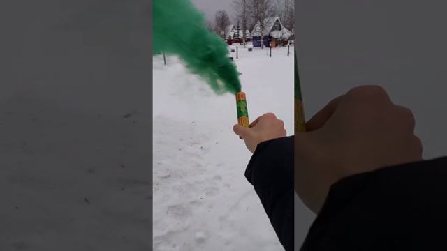 Тест пиротехнического дымового фонтана "Цветной ДЫМ 25" ( зелёный ) | вербное воскресенье. смотреть онлайн