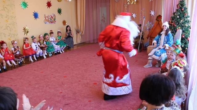 ДЕД Мороз зажигает в детском саду 2018 (Новинка 2018) /STAND NEW YEAR 2018 смотреть онлайн