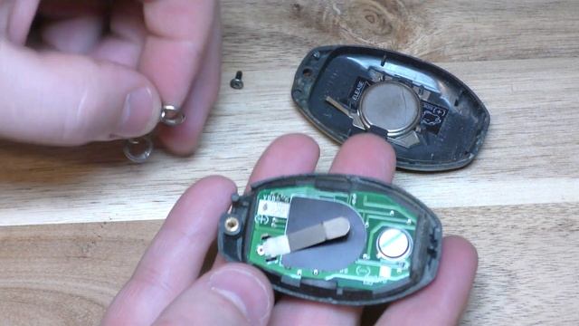 1990-2001 Toyota Key Fob Battery Replacement - EASY DIY смотреть онлайн