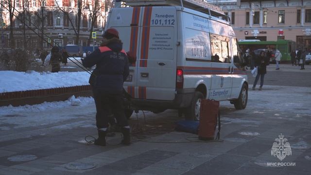 Огнеборцы отработали действия при пожаре в торговом центре Екатеринбурга смотреть онлайн