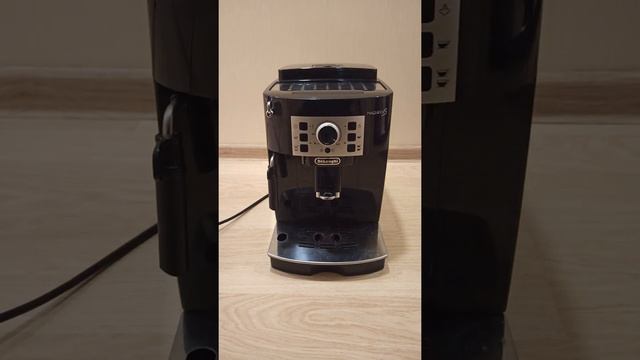 Обзор кофемашины Delonghi Magnifica S смотреть онлайн