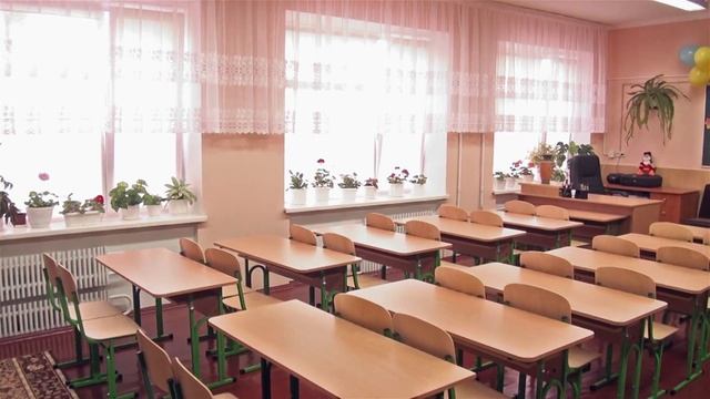 Кабинет начальных классов в школе № 18 пос.Коцюбинское (Коцюбинське) смотреть онлайн