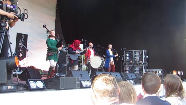 Средневековая музыка на фестивале "Игра престолов" смотреть онлайн