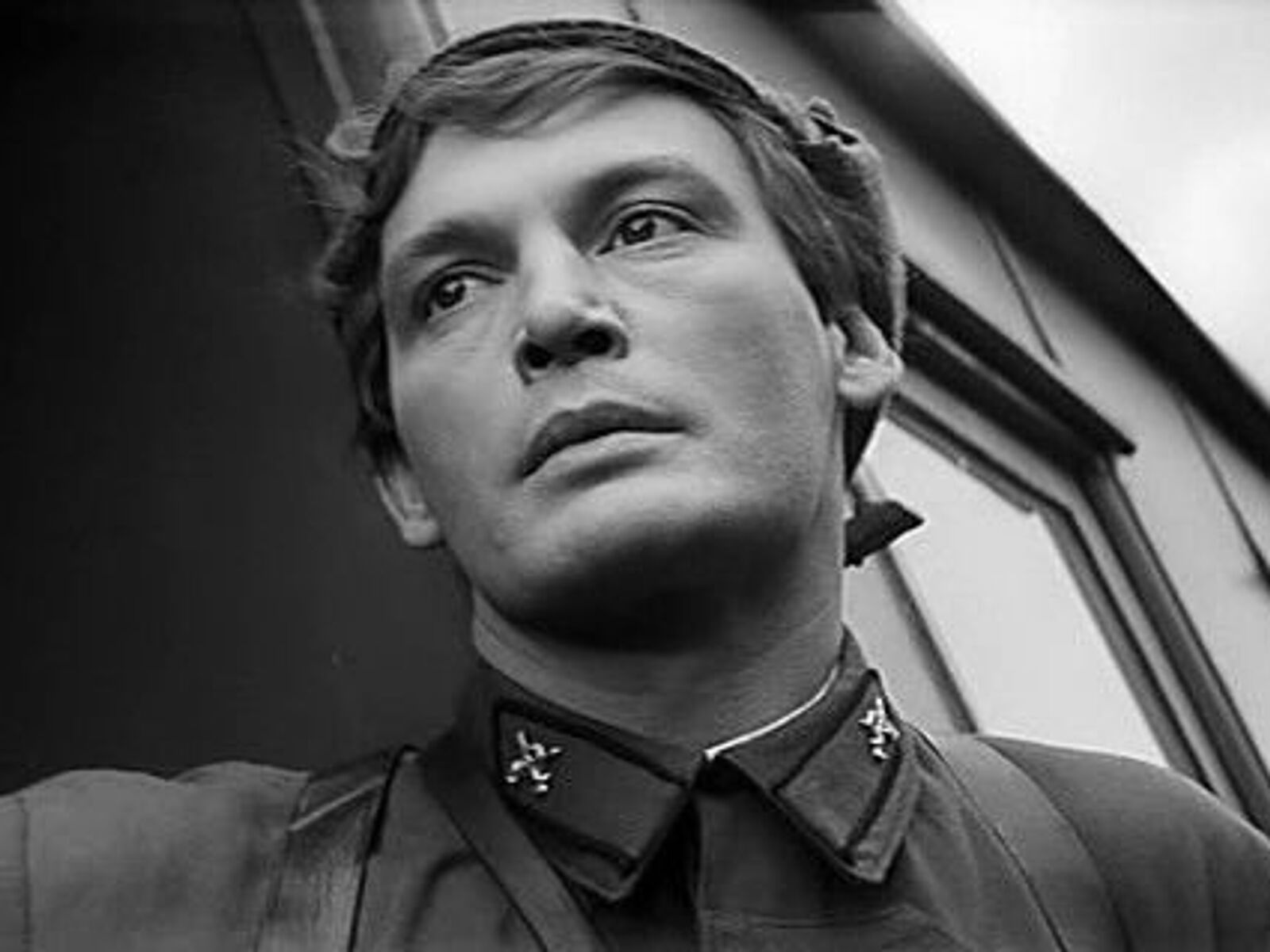 Защитникам Отечества смотреть онлайн