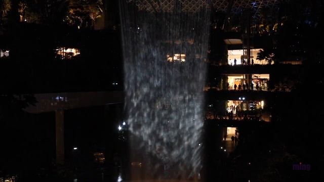 [Singapore] Jewel Changi Airport | See the World's Tallest Indoor Waterfall | 4K UHD смотреть онлайн