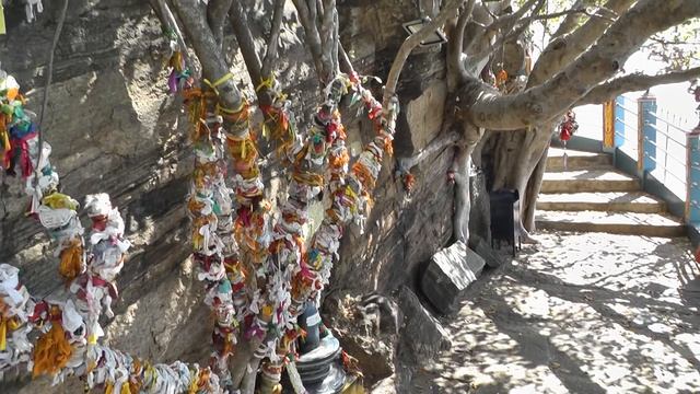 Индуистский храм Конешварам. смотреть онлайн