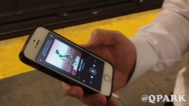 Dame Tu Cosita Challenge (THE NEW VERSION!!) IN PUBLIC!!! смотреть онлайн