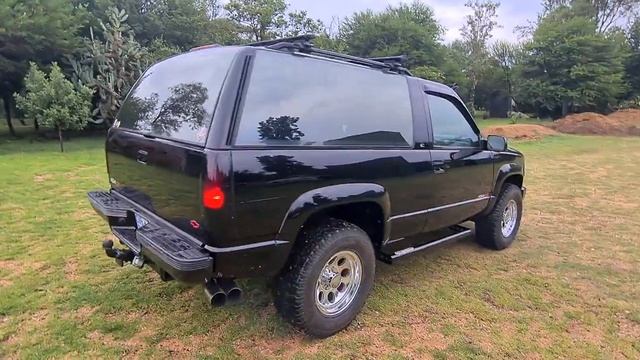 1994 Black Chevy Blazer 4x4 смотреть онлайн