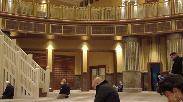 Look at the mosque architecture | Beautiful Adhan in Taksim Mosque | Azan | Istanbul | Turkey | QMT смотреть онлайн