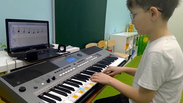 Soft Mozart Academy: Костя (10), "London Bridge" (чтение с листа в 5 презентации) смотреть онлайн