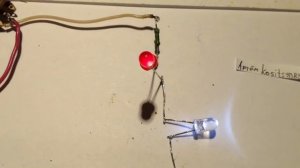 Ну очень простые самоделки на мигающем светодиоде.