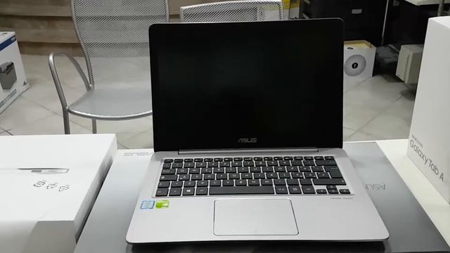 Accensione Asus Ultrabook UX310U Con HD SSD Da 512GB