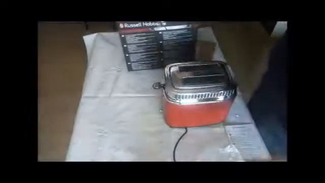 Tostador con 2 ranuras Russell Hobbs 21680-56 Retro смотреть онлайн