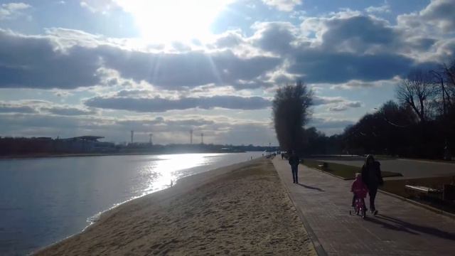 20200426 171816 Берег Волги на закате смотреть онлайн