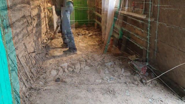 Избавляемся от старой штукатурки. Ремонт старого дома. Серия 4 смотреть онлайн