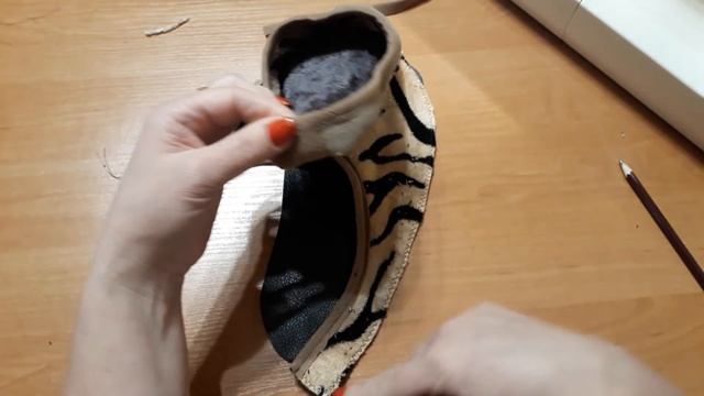 Пошив комнатных тапочек своими руками. Пошаговый МК смотреть онлайн