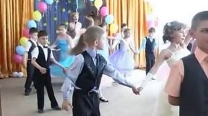 "Прощальный вальс" Выпускной утренник VTS_01_4.avi