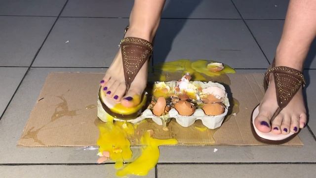 New Crush Video!! Eggs Crush Under My Feet In Sandals!!