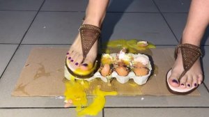 New crush video!! Eggs crush under my feet in sandals!!