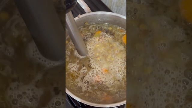 Это вкуснее мяса: простой и супер полезный суп из чечевицы