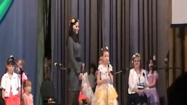 МКДОУ №13 г Ефремов прическа от Мисс детский сад Кулешовой Ксении смотреть онлайн