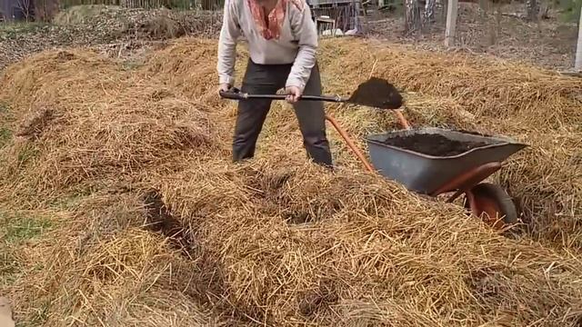 Соломенное земледелие. 11 часть Весна посадка моркови, свеклы. Иван Бояринцев. Пособие для лентяев смотреть онлайн