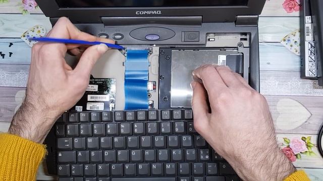 Riparazione Vintage Notebook Old Compaq Armada 1560 смотреть онлайн